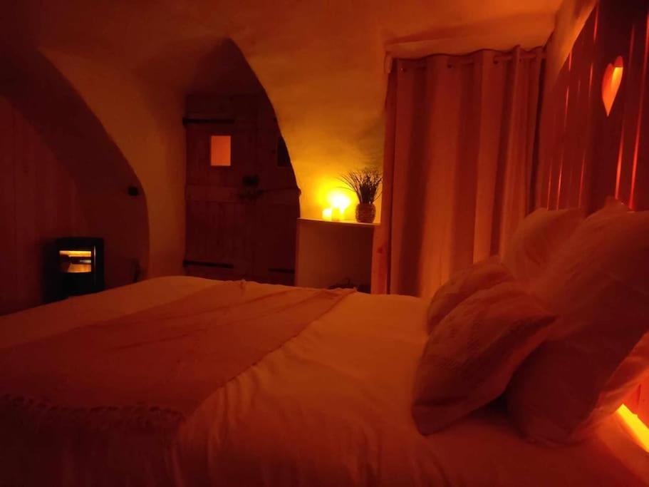 Meilhaud Nuit Romantique Avec Spa Privatif מראה חיצוני תמונה