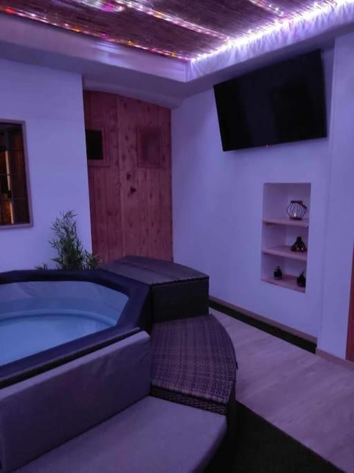 Meilhaud Nuit Romantique Avec Spa Privatif מראה חיצוני תמונה